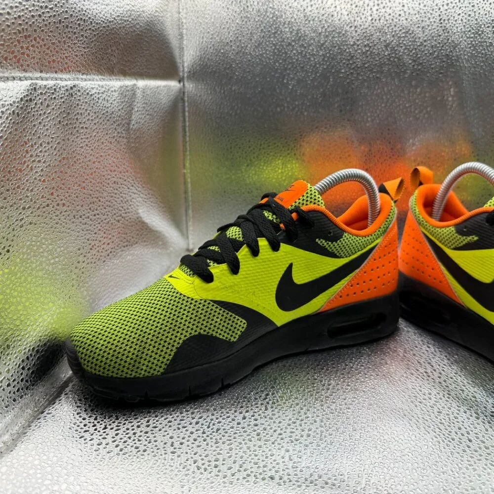 Size 5.5Y Nike Air Max Tavas GS Volt Total Orange Kids‎ Running Shoes 814443-700
